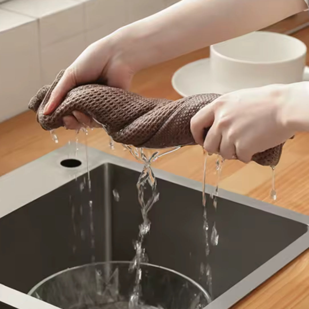 Six Problems Solved no trace absorbent dish rags for kitchen, showing soft, durable fabric and absorbent texture on a clean countertop.