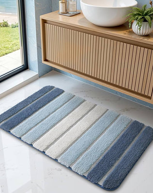Non-slip bath mat by Problems Solved, 40x60 cm, super absorbent, washable bathroom mat with water-resistant surface.