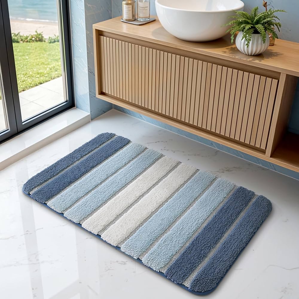 Non-slip bath mat by Problems Solved, 40x60 cm, super absorbent, washable bathroom mat with water-resistant surface.