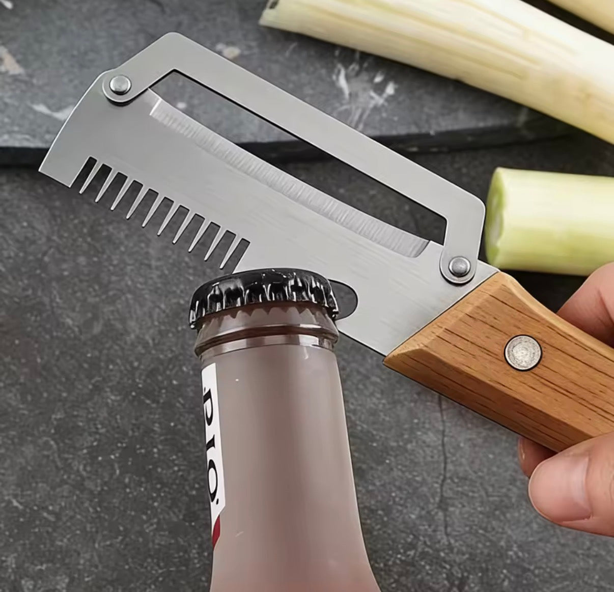 Wooden Multi Functional Vegetable Peeler With Ergonomic Handle For Peeling