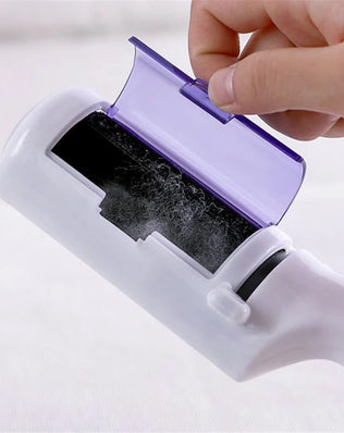 Electrostatic Static Clothing Dust Pets Hair Cleaner Remover Brush Suction Sweeper for Home Office Travel Cleaning Brushes - Problems Solved